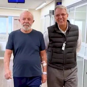 O presidente Luiz Inácio Lula da Silva (PT) publicou um vídeo em que aparece andando pelos corredores do Hospital Sírio-Libanês em São Paulo após deixar a Unidade de Terapia Intensiva (UTI).