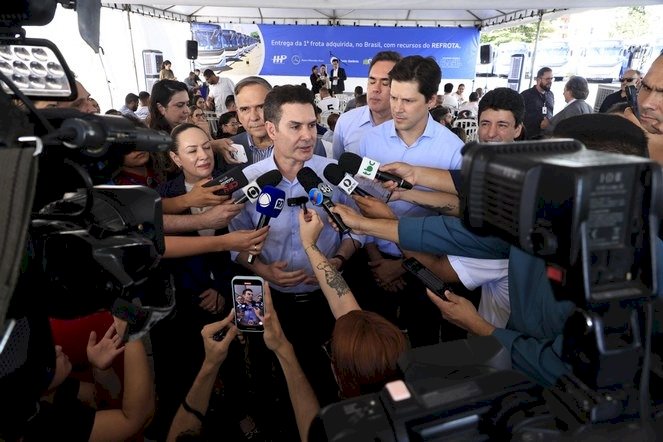 Ministro das Cidades entrega 46 novos ônibus para o transporte coletivo de Goiânia