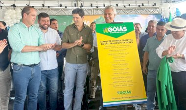 Caiado e Timbó realizam o sonho da casa própria  a 50 famílias de São Francisco de Goiás