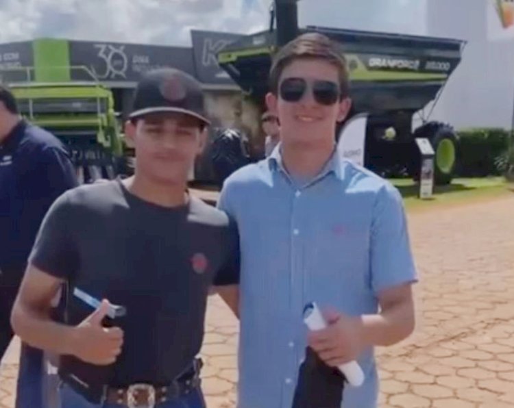 Grupo de amigos de Petrolina criam ideia de fazer com que o amigo fosse famoso, na maior feira do agro, em Rio verde.