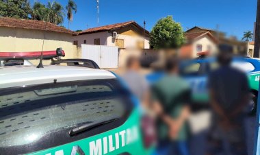 Polícia militar prende em flagrante 03 indivíduos  e apreende 01 menor de idade por terem furtado   em um depósito de reciclagem, em Petrolina-GO