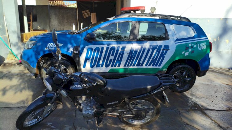 Polícia Militar flagra direção perigosa e apreende motocicleta em Petrolina de Goiás