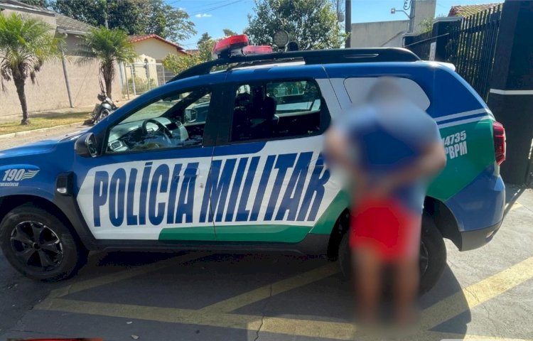 Homem suspeito de estuprar galinha e uma cadela é preso pela Polícia Militar em Jaraguá