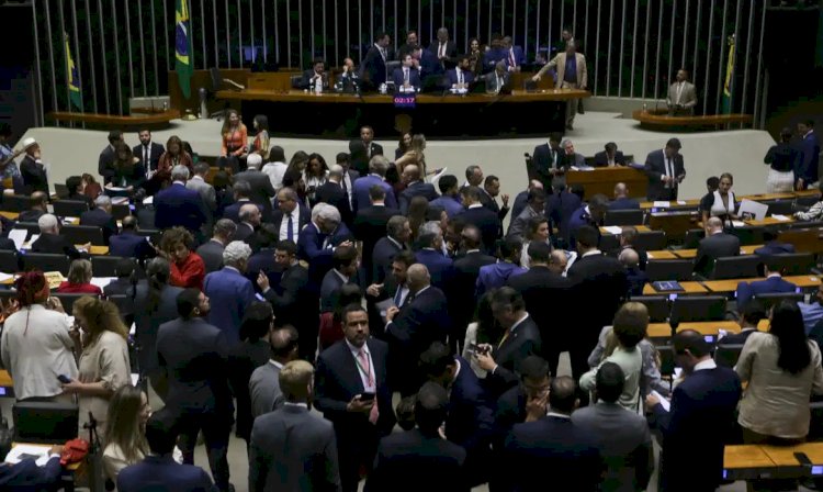 Câmara aprova isenção do IR para quem ganha até R$ 5 mil